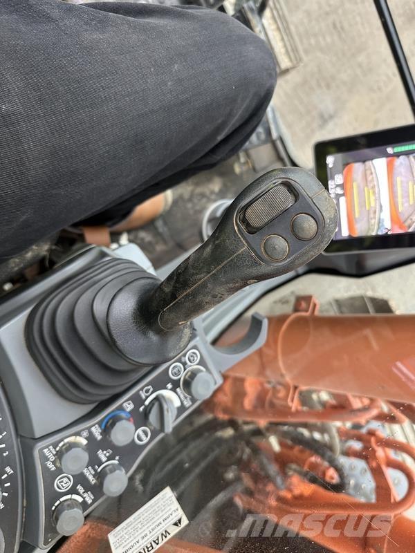 Hitachi ZX130 Roomikekskavaatorid