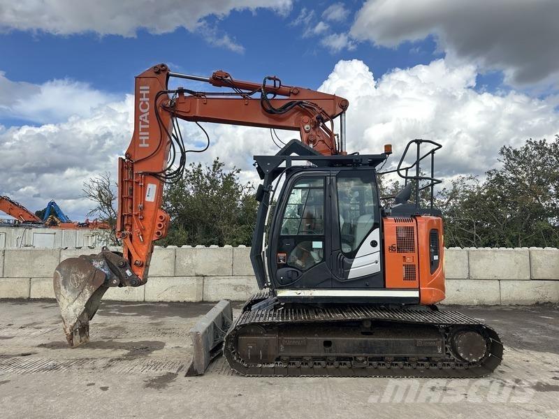 Hitachi ZX135 Lammutusekskavaatorid