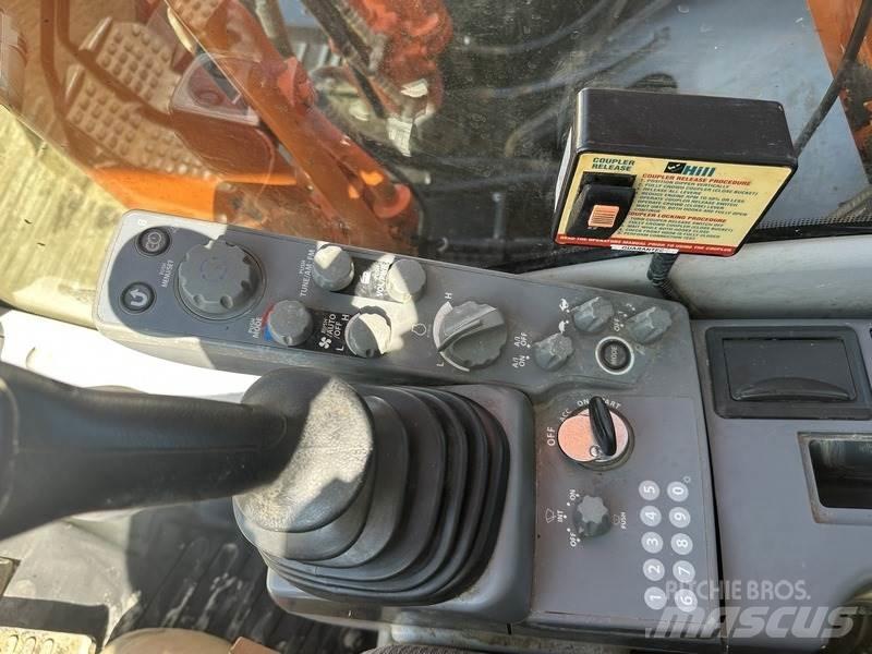 Hitachi ZX210LC-6 Roomikekskavaatorid