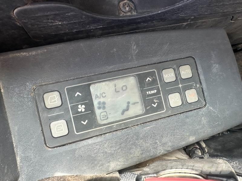 Hyundai HX130LCR Roomikekskavaatorid