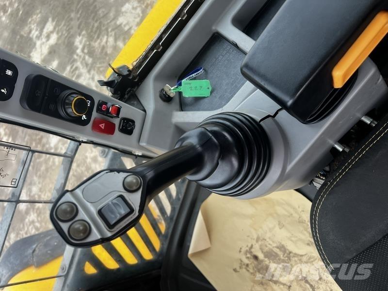JCB 457 WHT T4F Muu