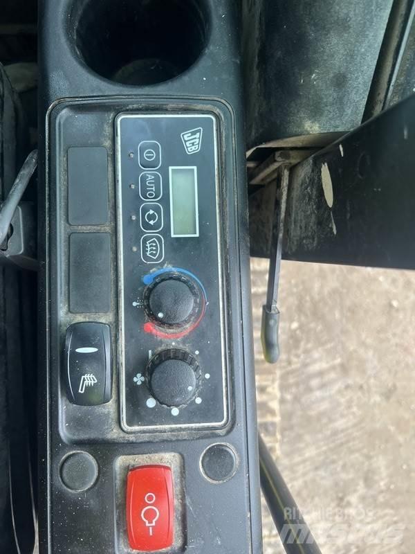 JCB JS145 LC T4 Roomikekskavaatorid
