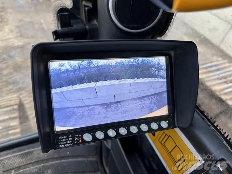JCB JS370 LC T4 Roomikekskavaatorid