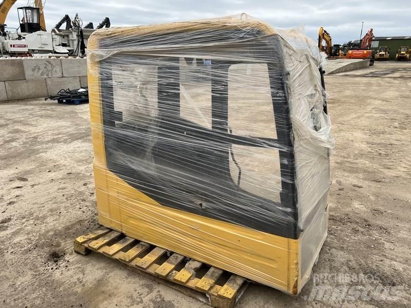 Komatsu PC130-8 Muu