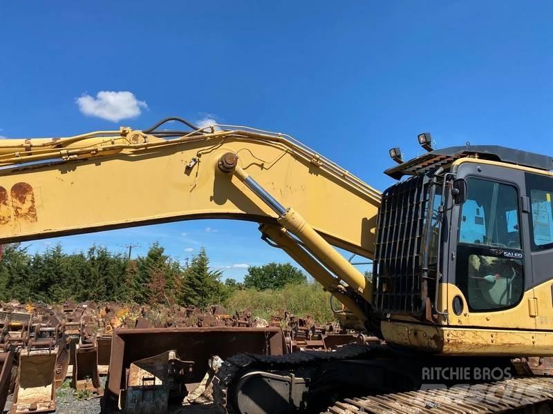 Komatsu PC450LC-8 Roomikekskavaatorid