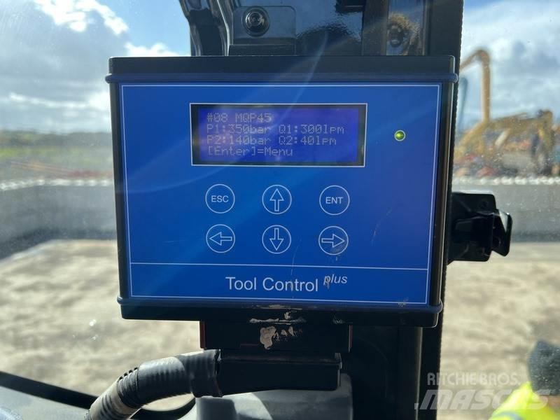 Komatsu PC490HRD-11 Lammutusekskavaatorid