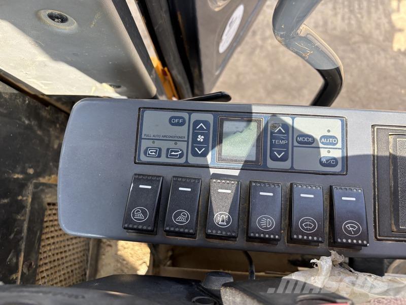 LiuGong CLG915E Roomikekskavaatorid