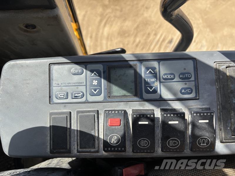 LiuGong CLG928E Roomikekskavaatorid