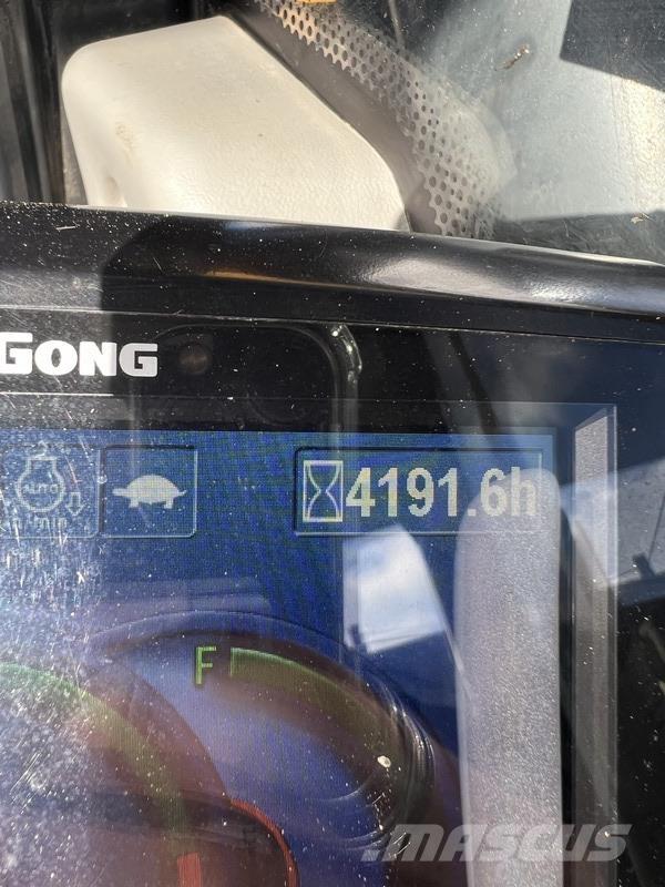 LiuGong CLG933 Roomikekskavaatorid