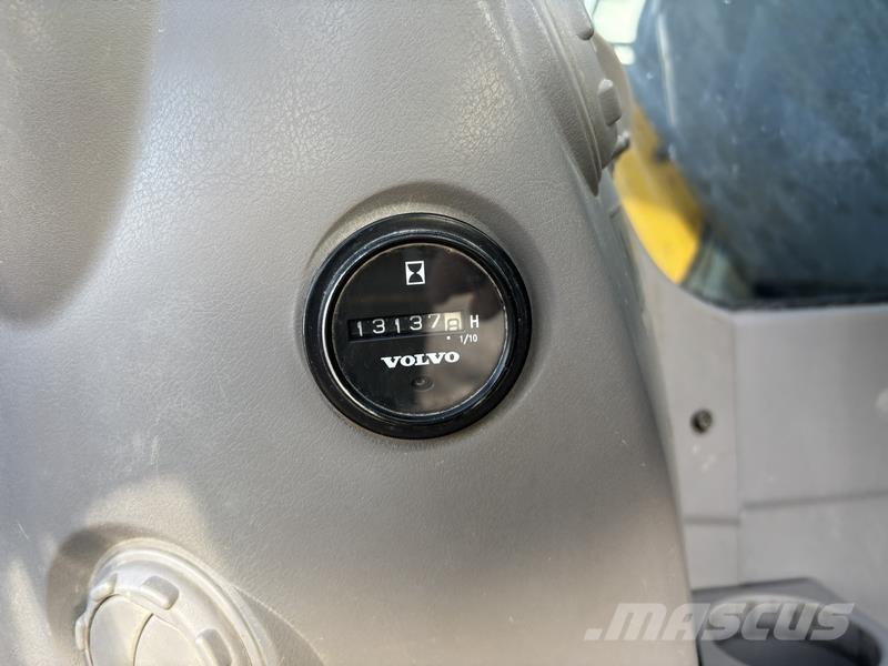 Volvo ECR235 DL Roomikekskavaatorid