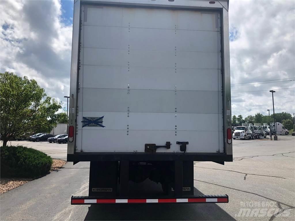 Freightliner M2 106 Furgoonautod
