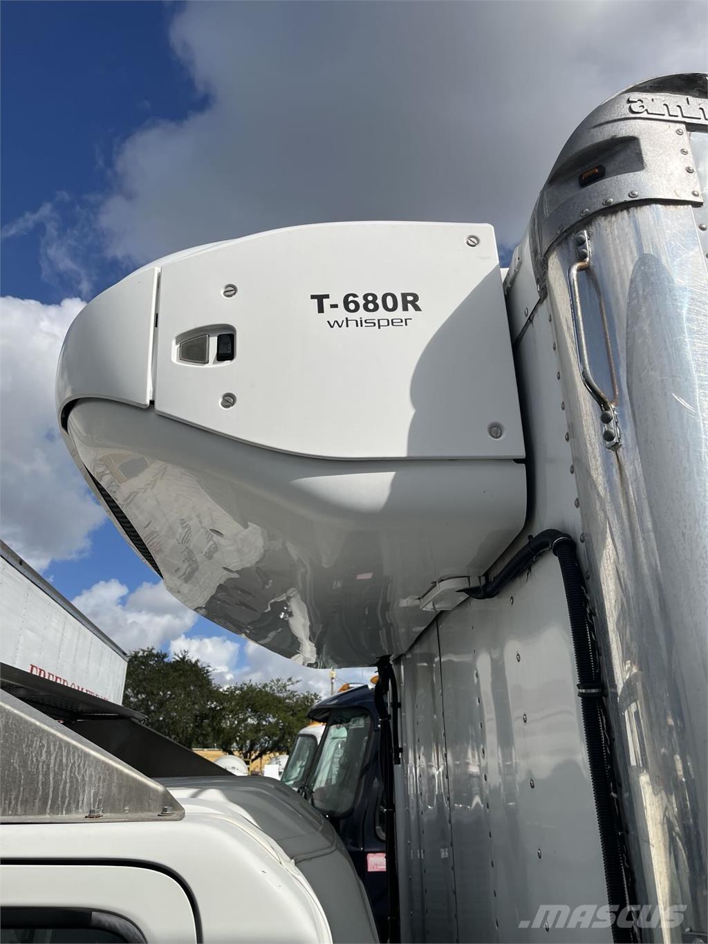 Isuzu NPR XD Furgoonautod