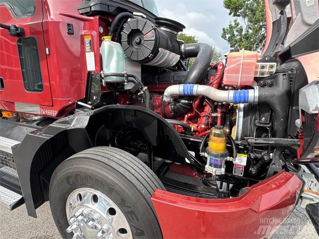 Mack AN64T Sadulveokid