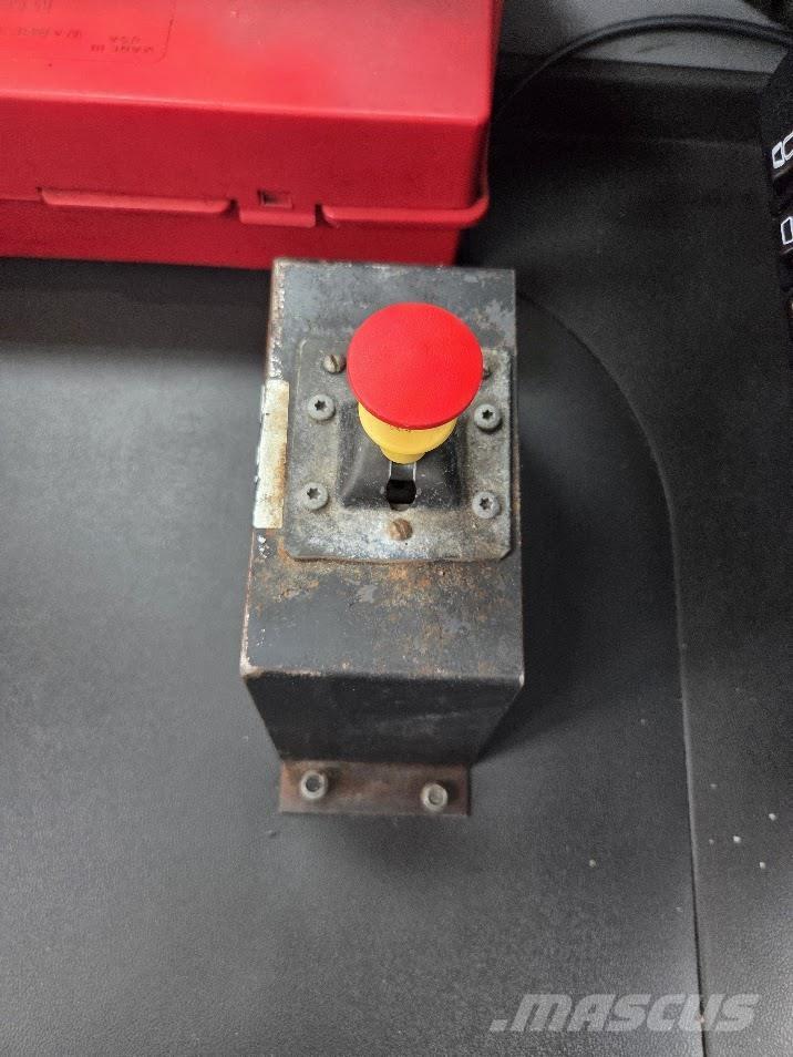 Mack AN64T Sadulveokid