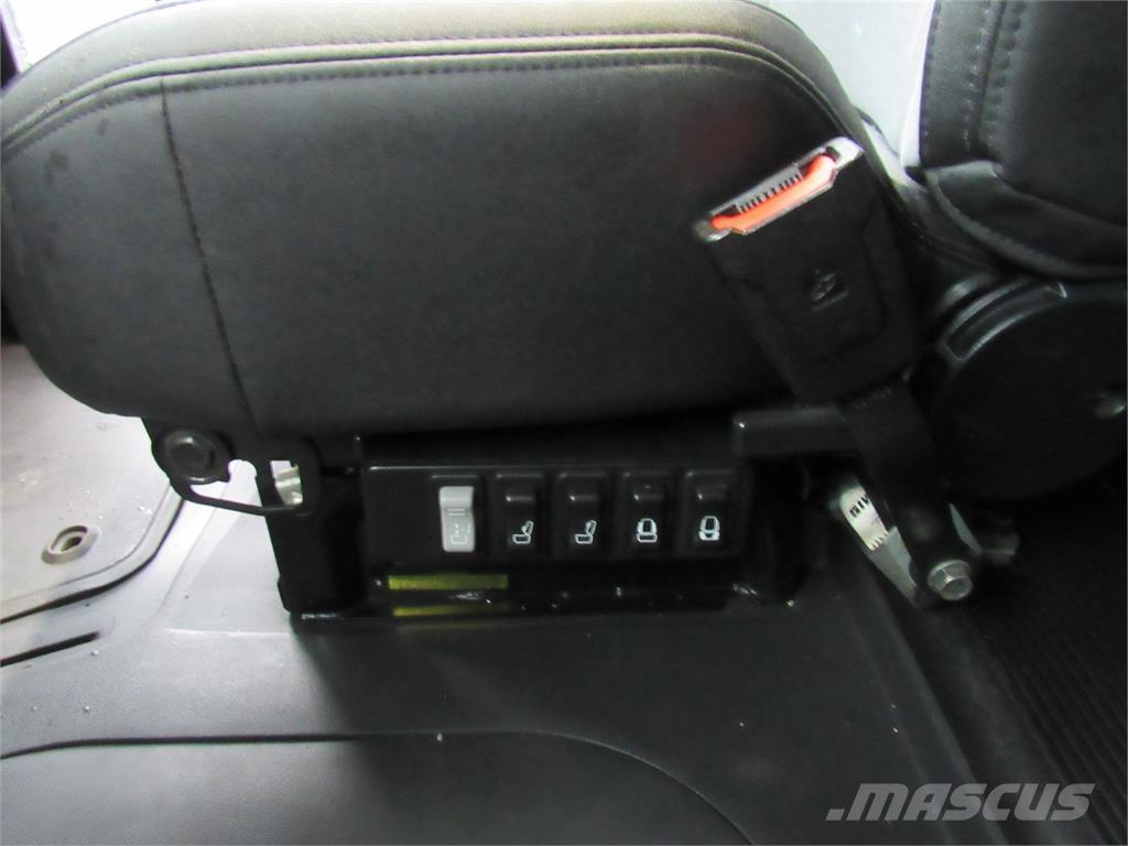 Mack AN64T Sadulveokid