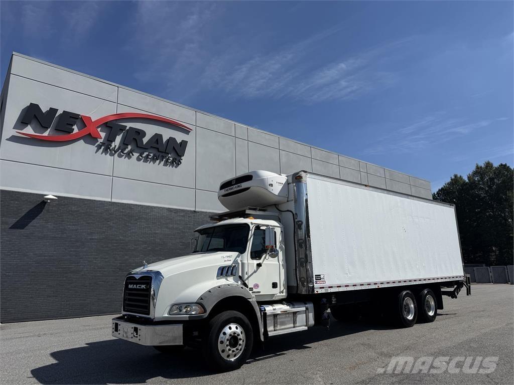 Mack GR64B9 Sadulveokid