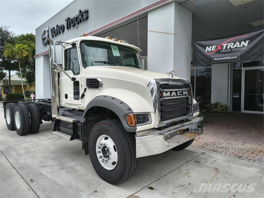 Mack GR64F Muu