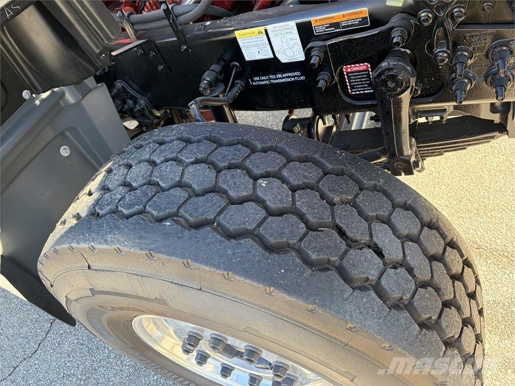 Mack GR64FR Betooniveokid