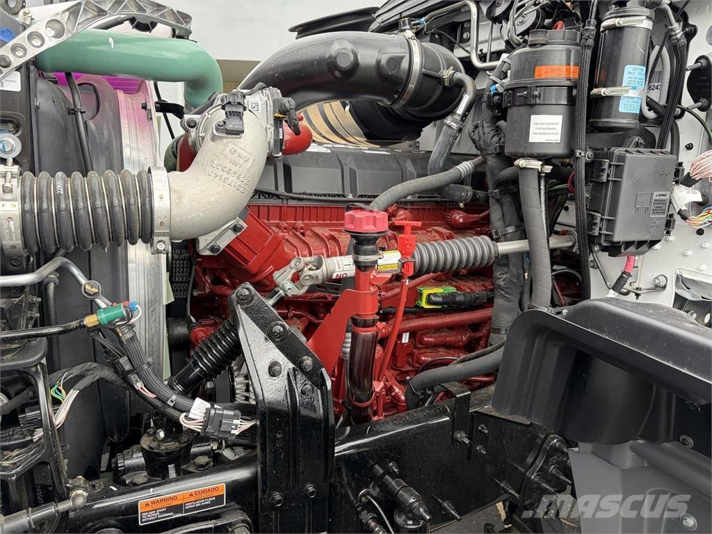 Mack GR64FT Sadulveokid