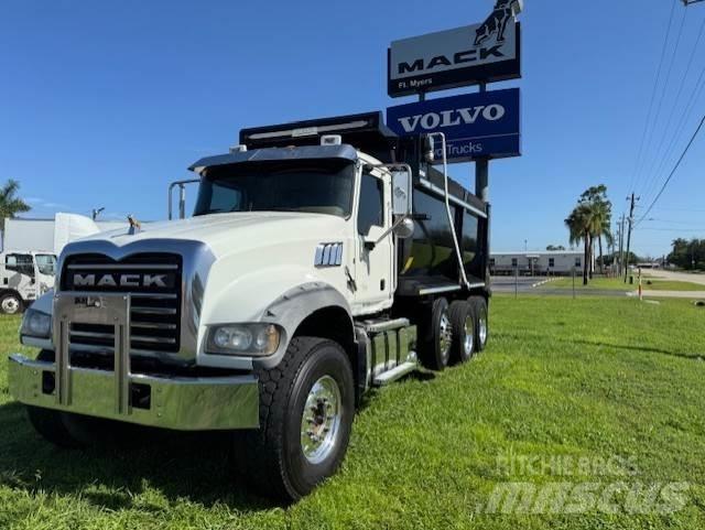 Mack GU713 Sadulveokid