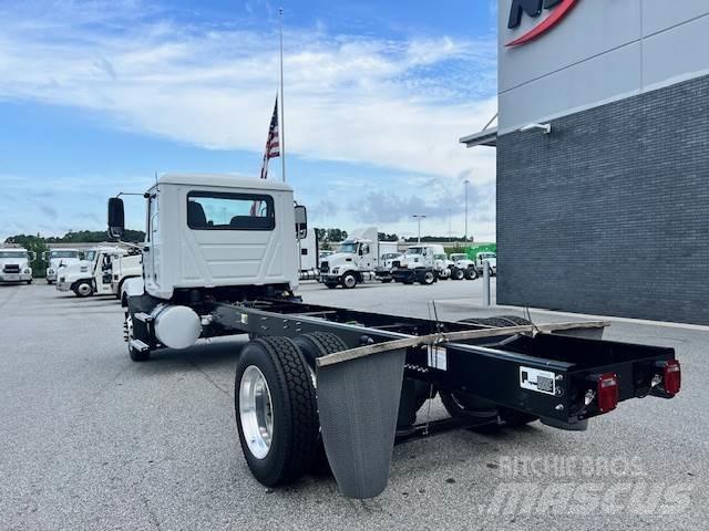 Mack MD6 42R Raamautod
