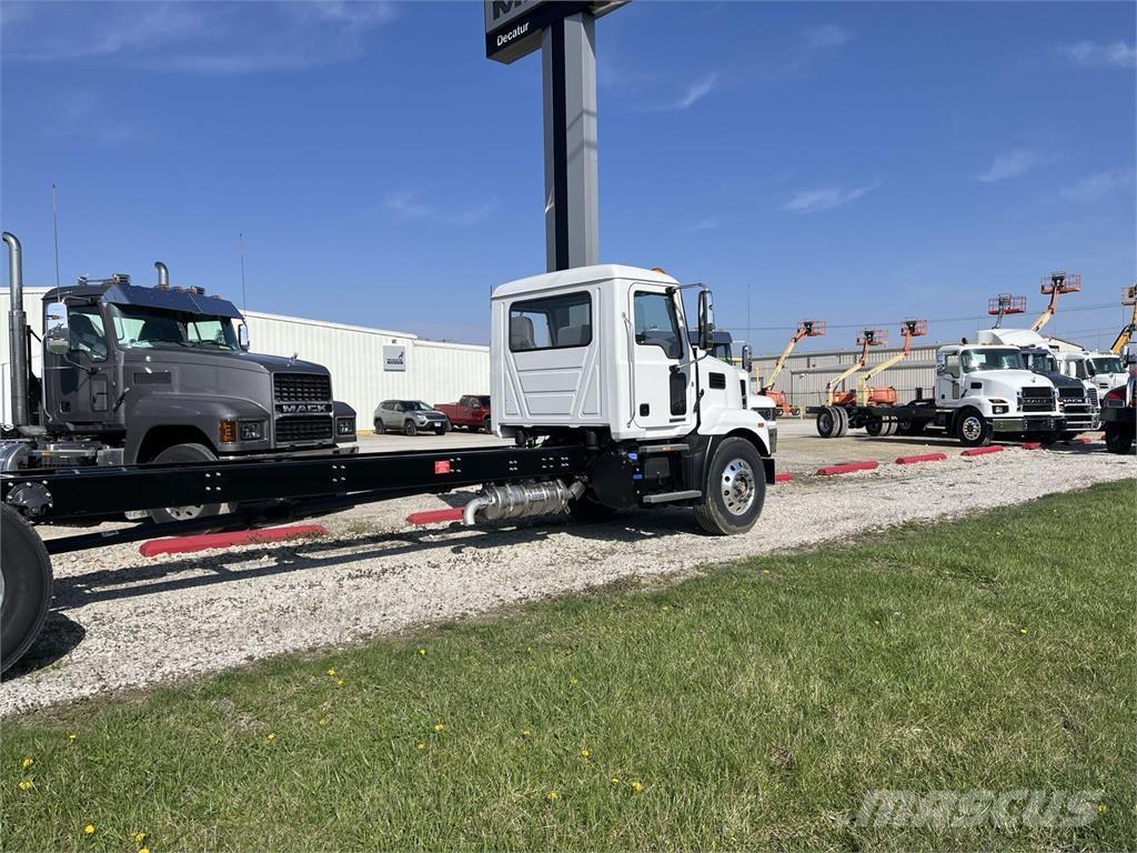 Mack MD6 42R Raamautod