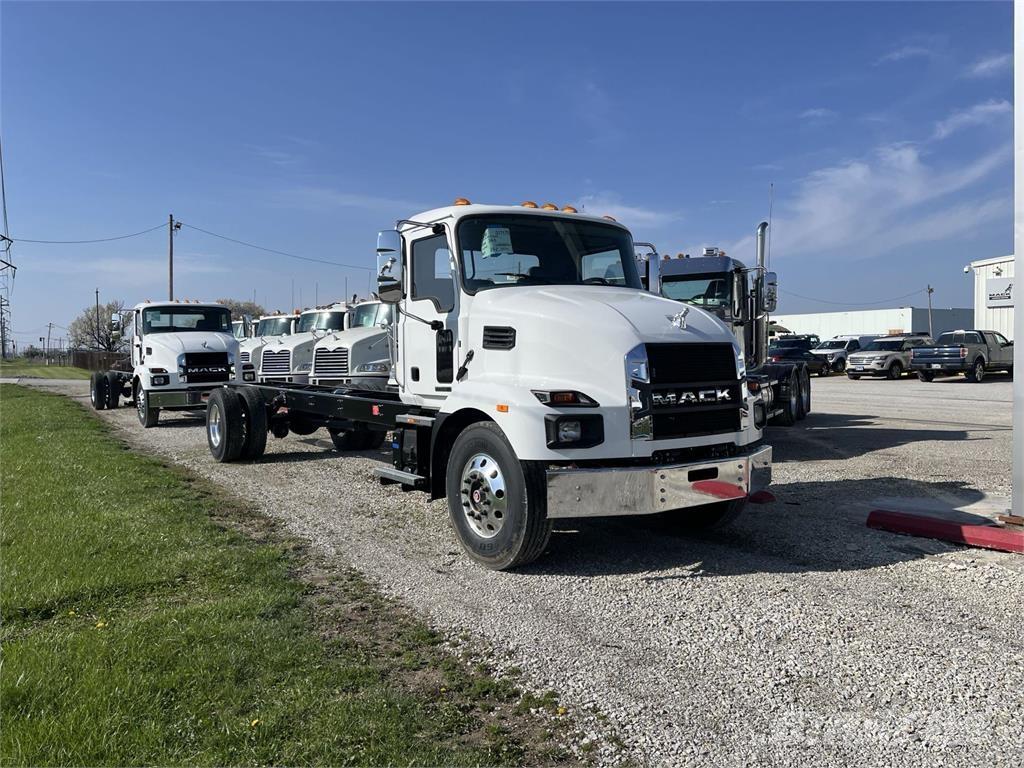 Mack MD6 42R Raamautod