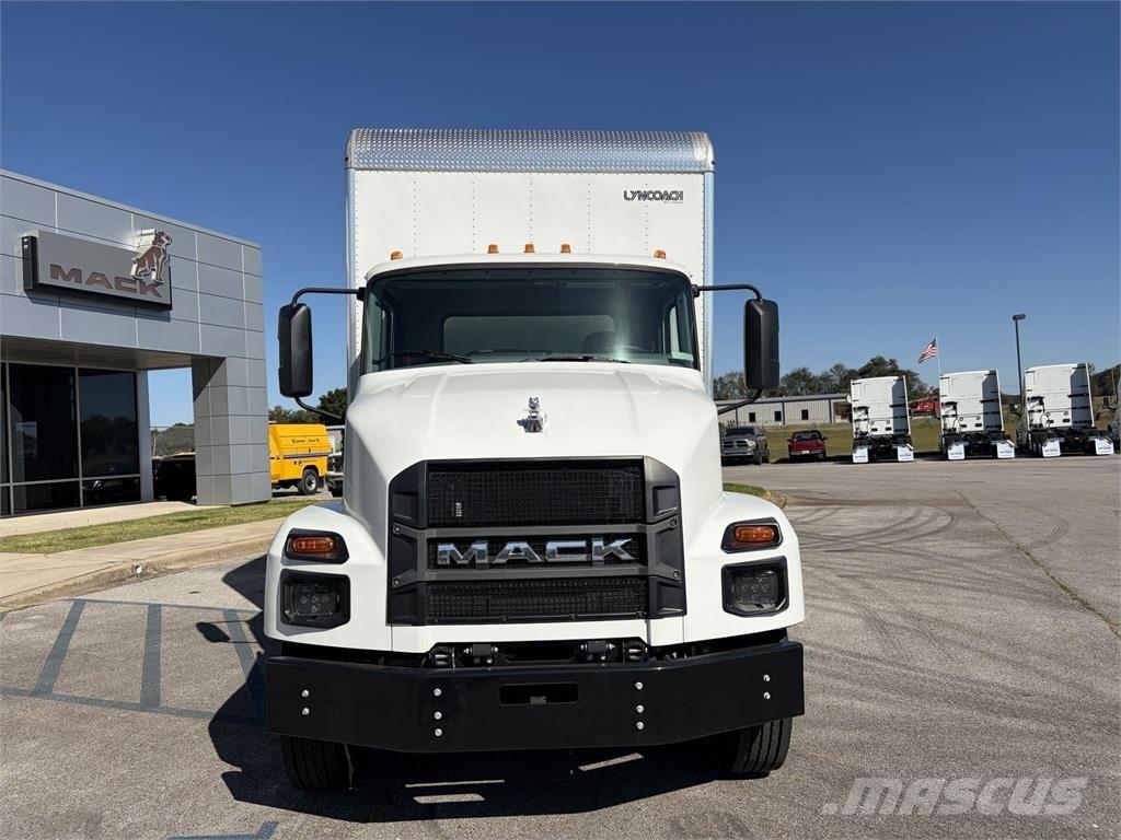 Mack MD6 42R Furgoonautod