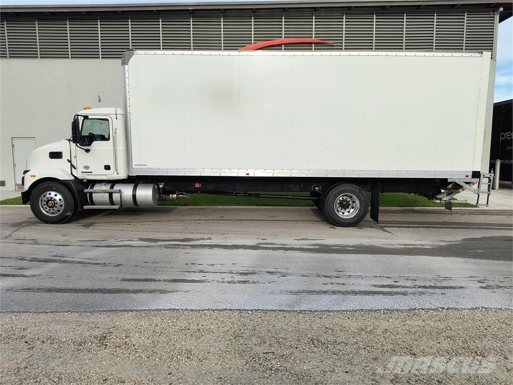 Mack MD6 42R Furgoonautod