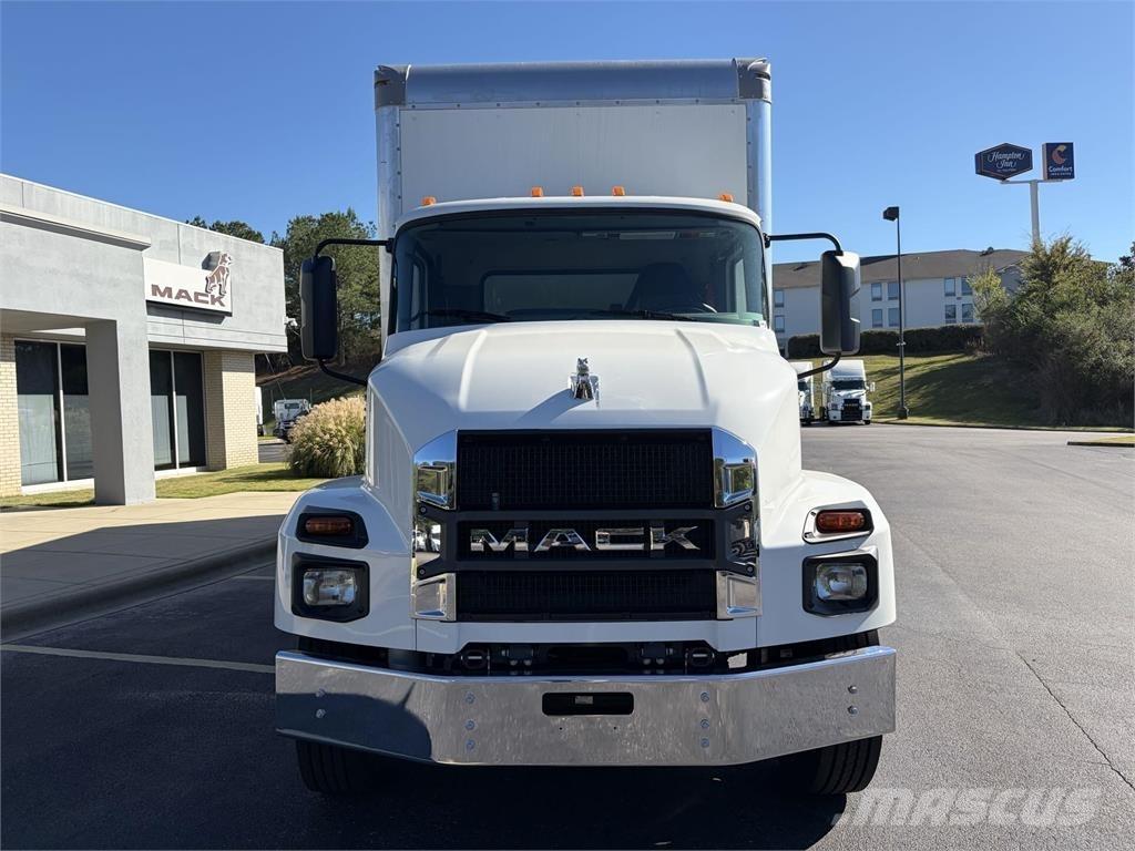 Mack MD6 42R Furgoonautod