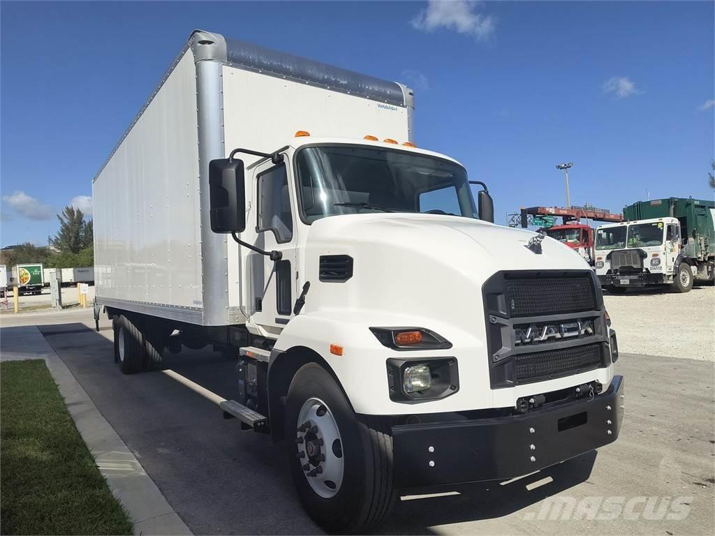 Mack MD6 42R Furgoonautod