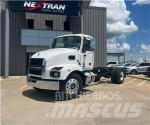 Mack MD642 Raamautod