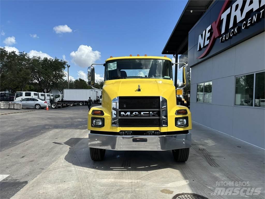 Mack MD7 42R Muu