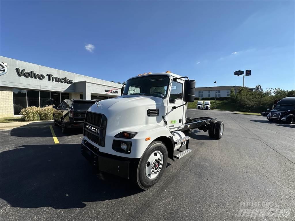 Mack MD7 42R Raamautod