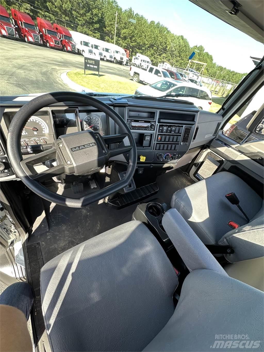 Mack MD7 42R Raamautod