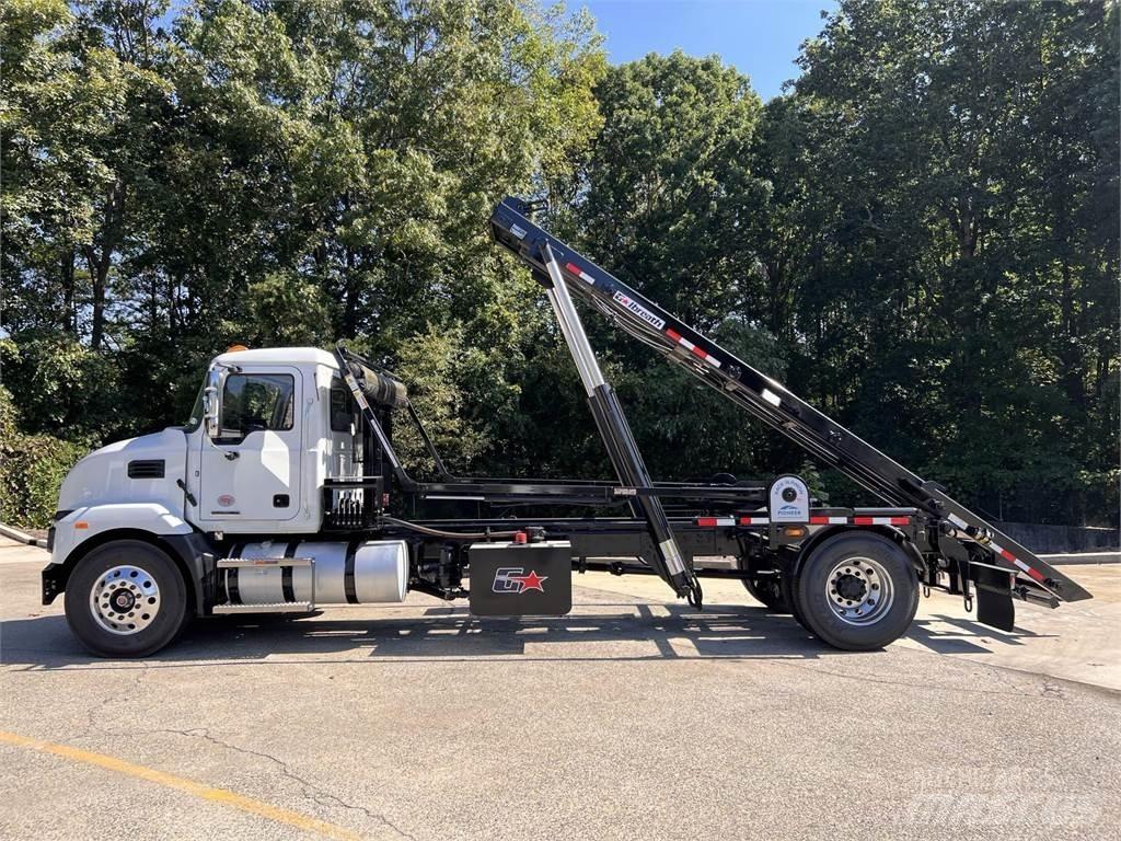 Mack MD7 42R Raamautod
