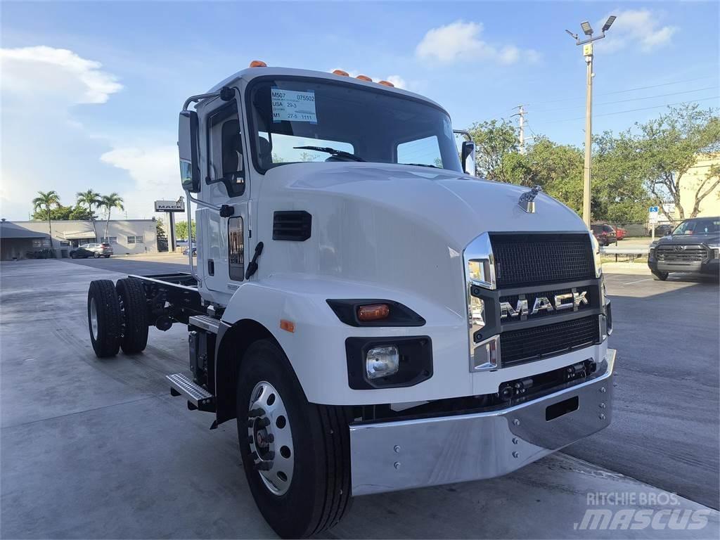 Mack MD7 42R Raamautod
