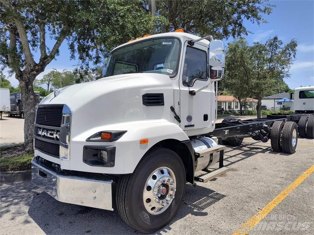 Mack MD7 42R Raamautod