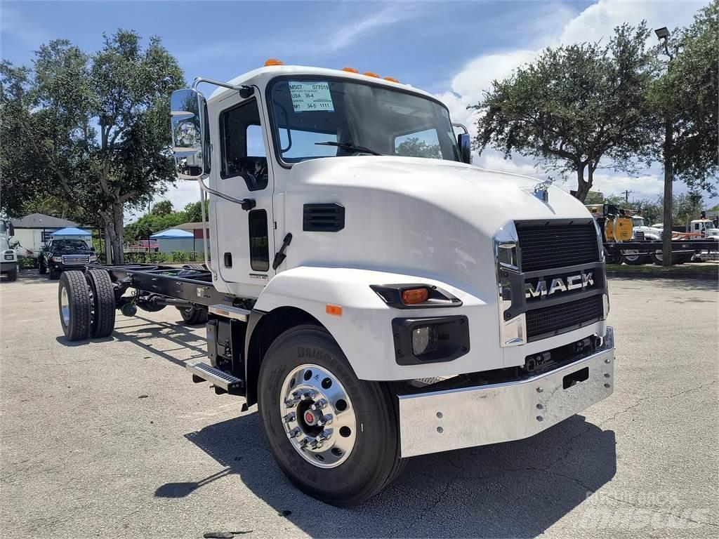 Mack MD7 42R Raamautod