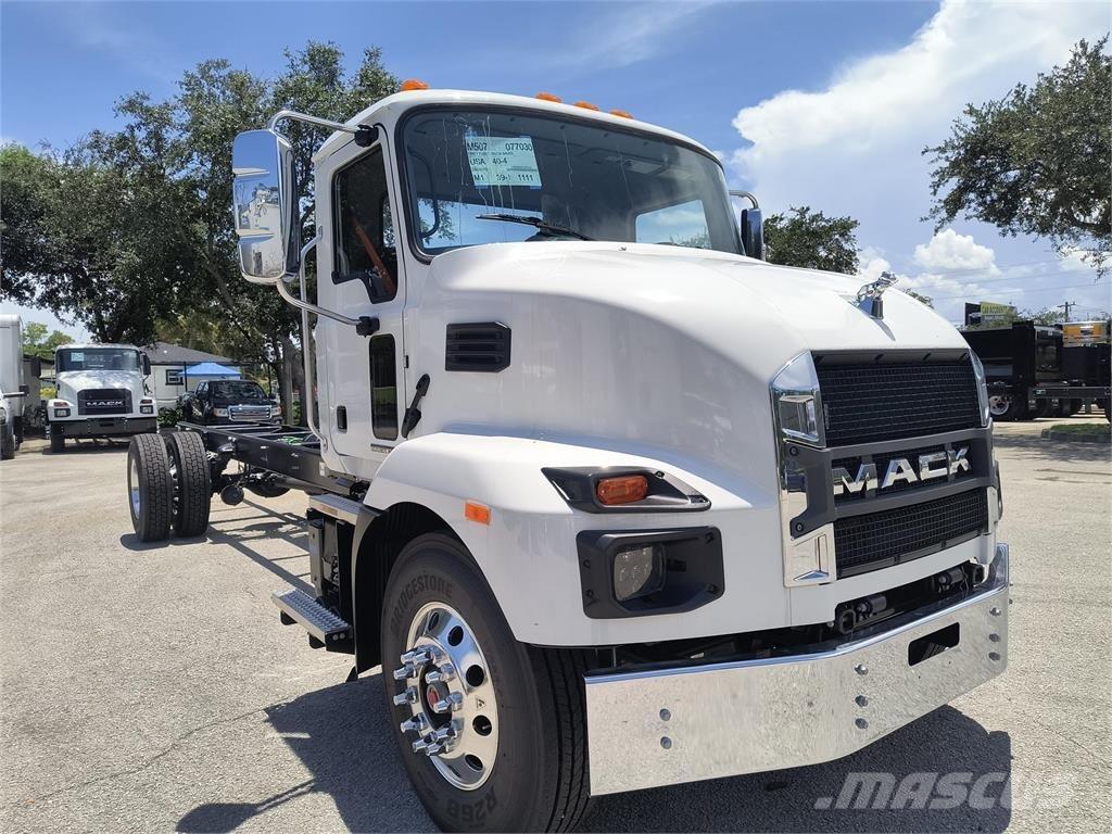 Mack MD7 42R Raamautod