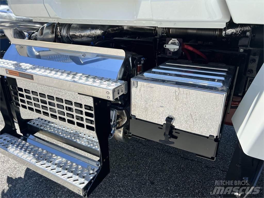 Mack PI64T Sadulveokid