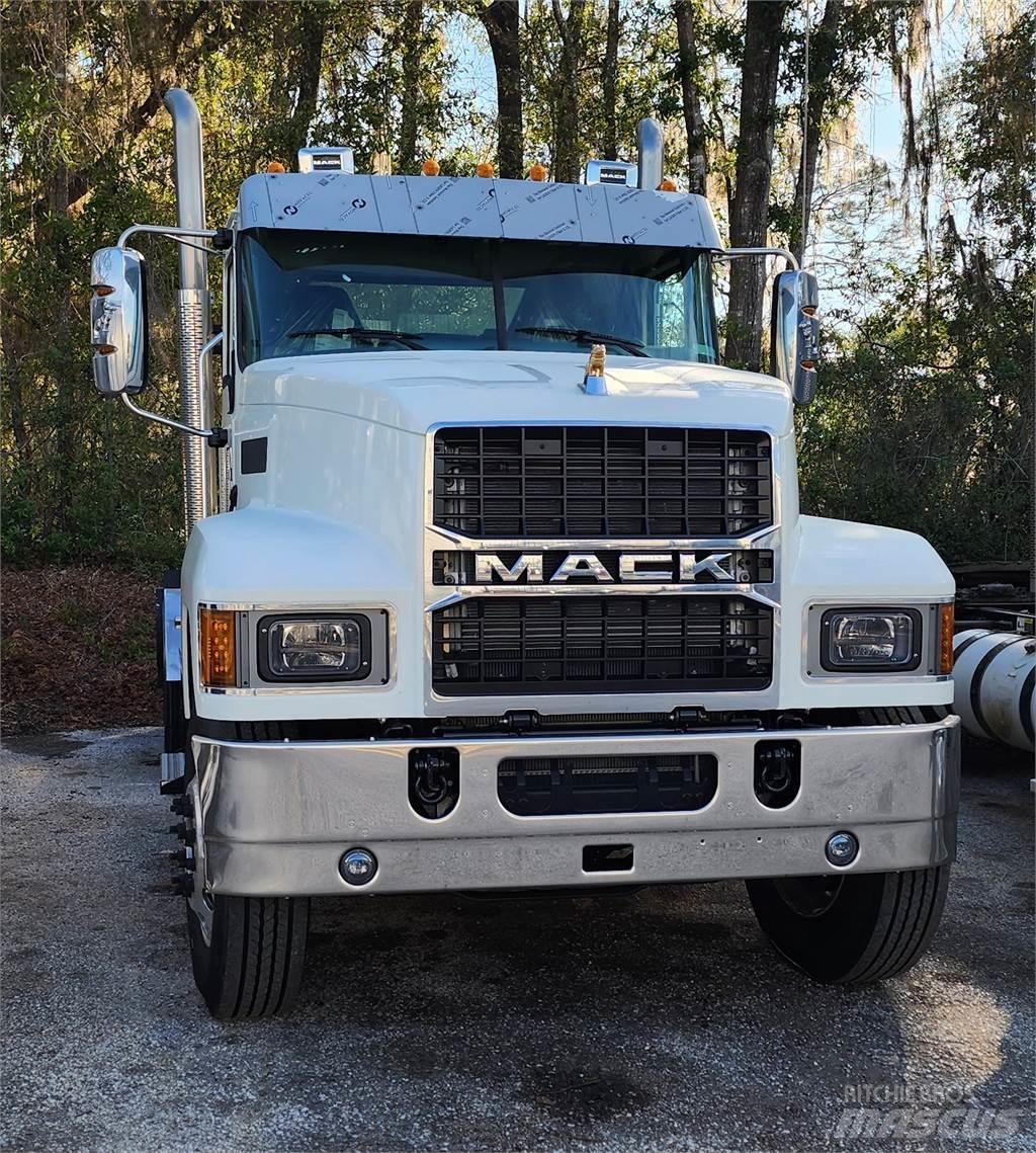 Mack PI64T Sadulveokid