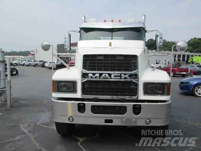 Mack PI64T Sadulveokid