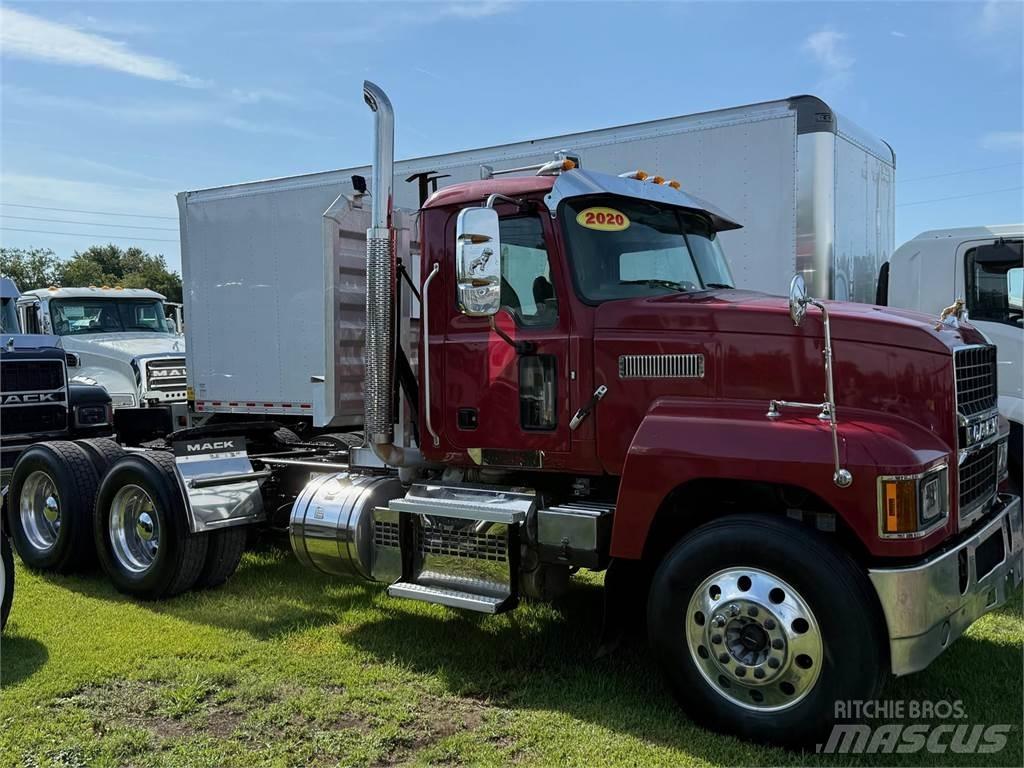 Mack PI64T Sadulveokid