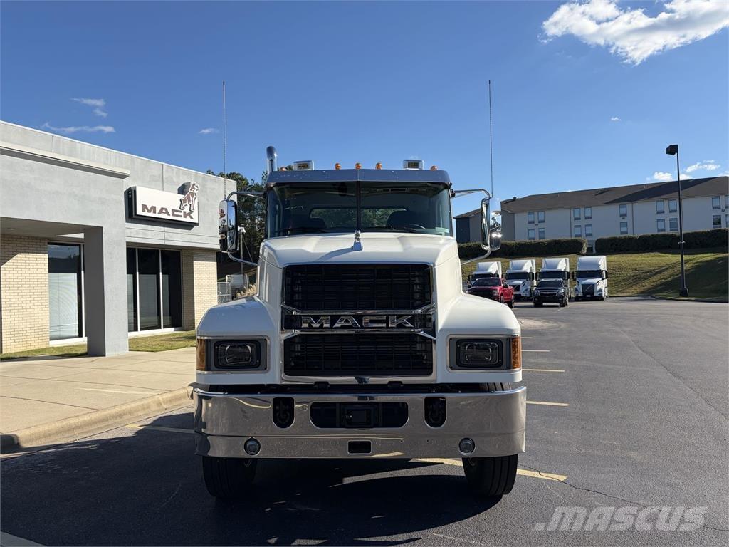 Mack PI64T Sadulveokid