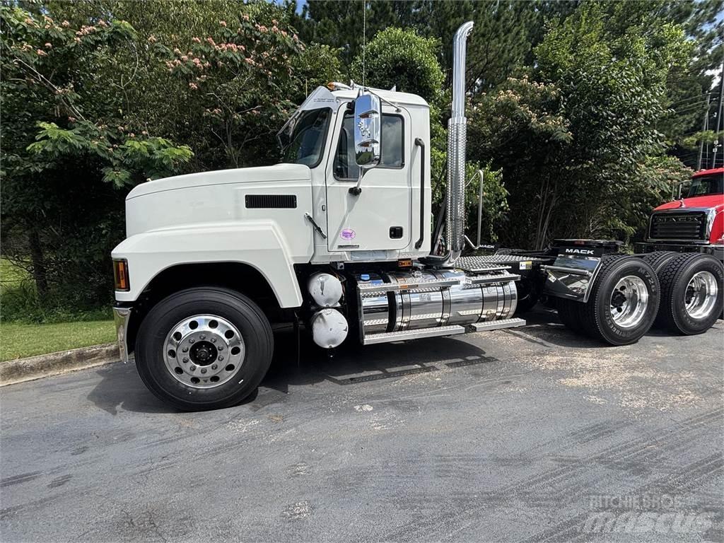 Mack PI64T Sadulveokid