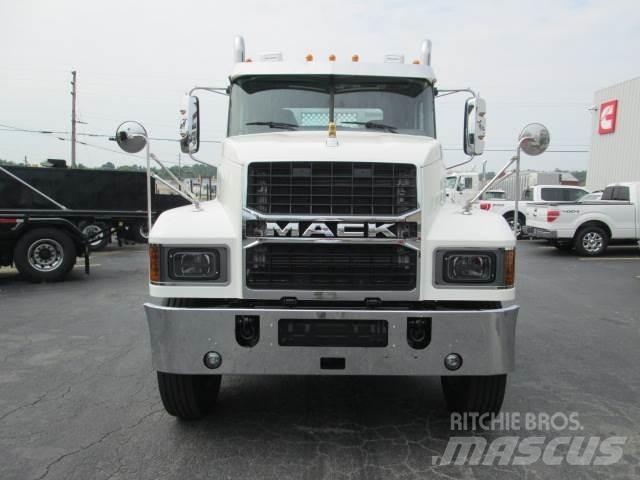 Mack PI64T Sadulveokid