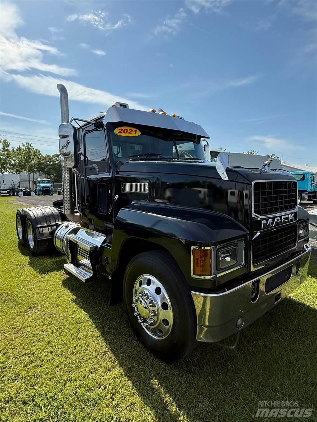 Mack PI64T Sadulveokid
