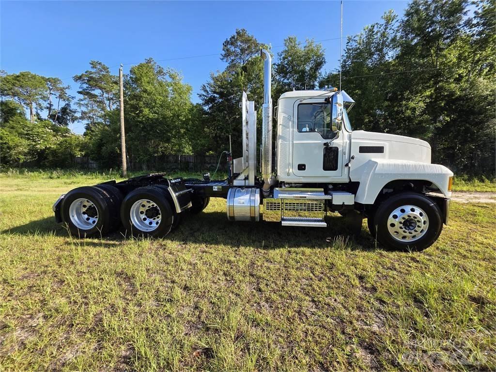 Mack PI64T Sadulveokid