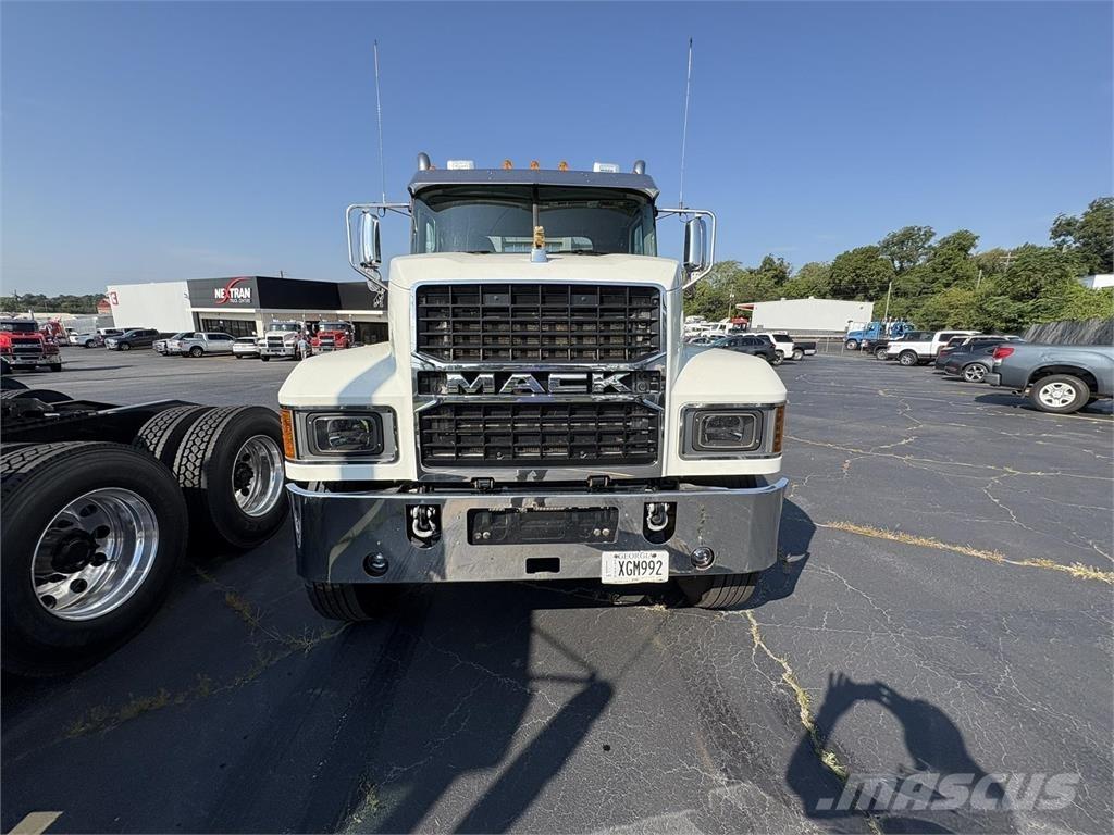 Mack PI64T Sadulveokid